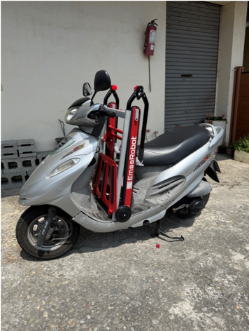 迷你80 輕量爬樓梯車-4